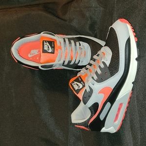 Nike Air Max 90 Black Radiant Red Wolf Grey